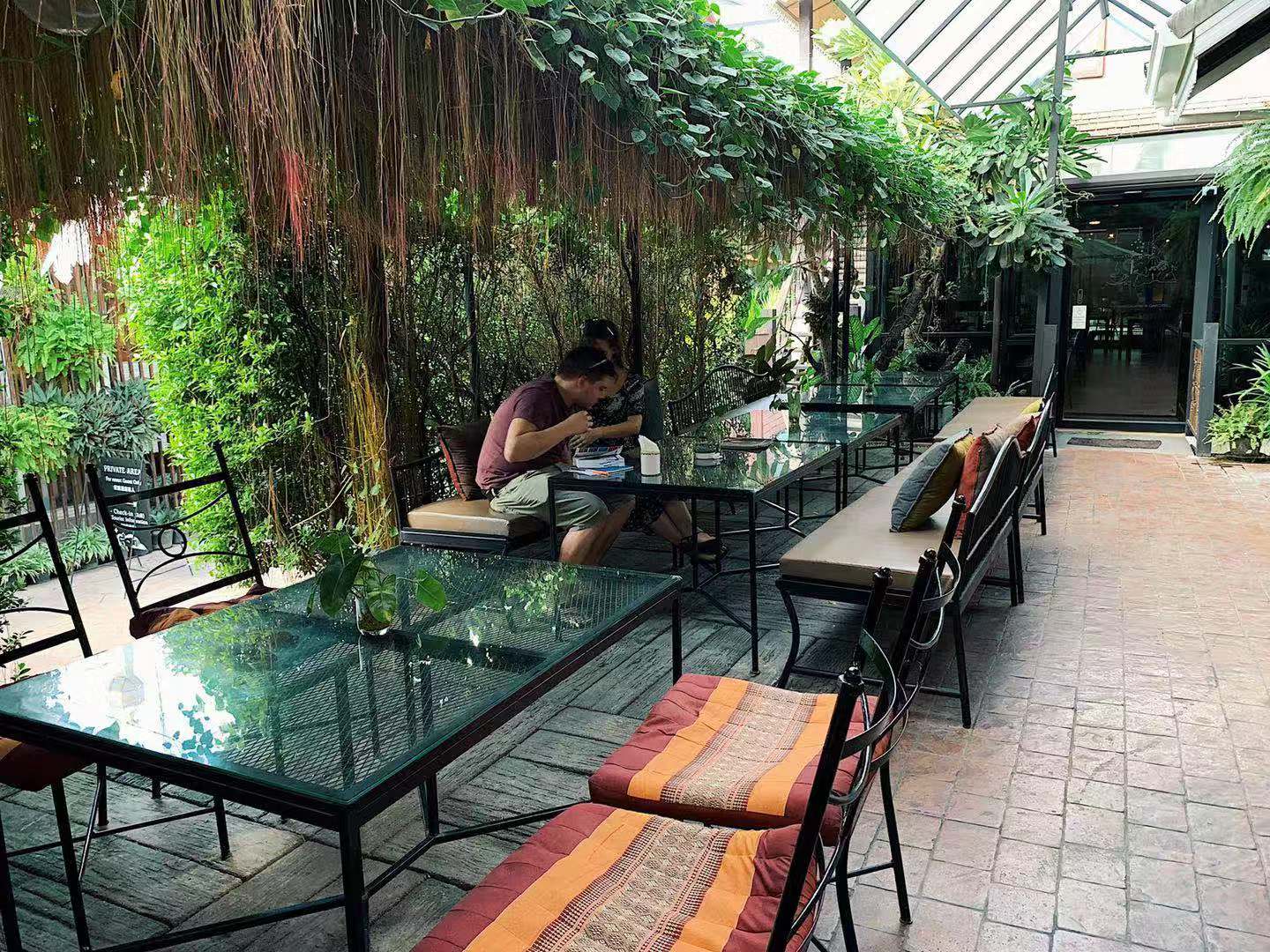 【清邁自助】悠閒舒適餐廳推薦 - Baan Buri Café & Bar 清邁必吃
