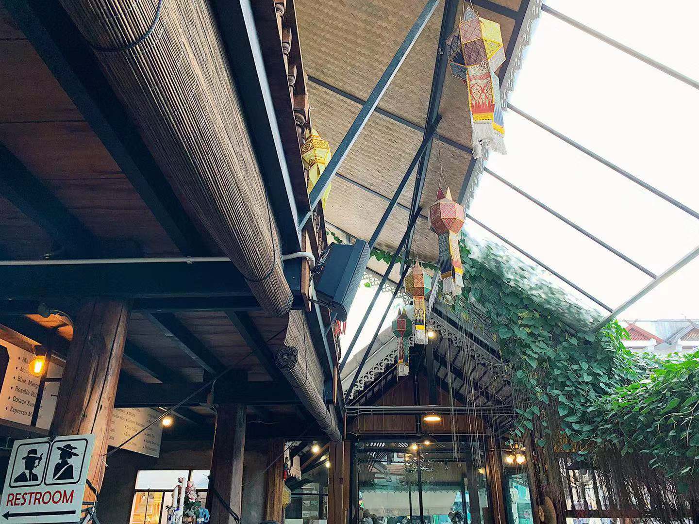 【清邁自助】悠閒舒適餐廳推薦 - Baan Buri Café & Bar 清邁必吃