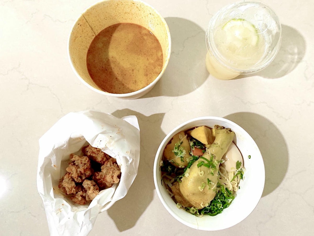 【外送美食】-UBER-EATS-新北三重區-–-大心新泰式麵食-誠品西南店