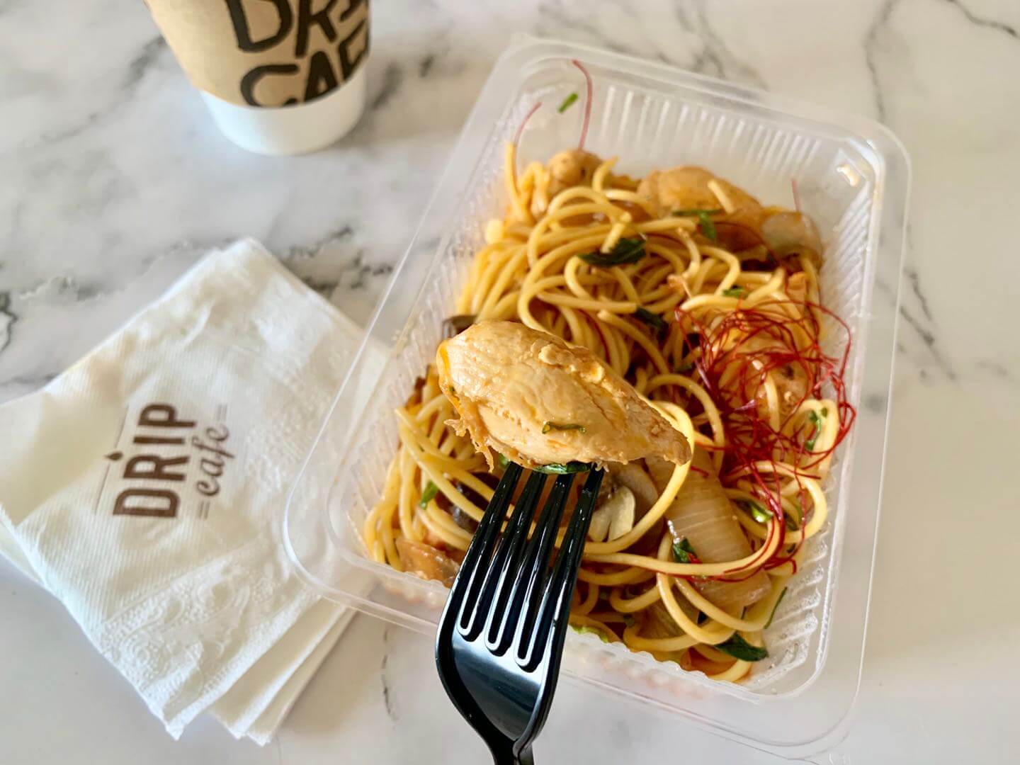 【外送美食】 UBER EATS 新北三重區 – 好滴咖啡 - 第4張圖 【外送美食】 UBER EATS 新北三重區 – 好滴咖啡 義式三杯雞肉麵 黑糖咖啡拿鐵