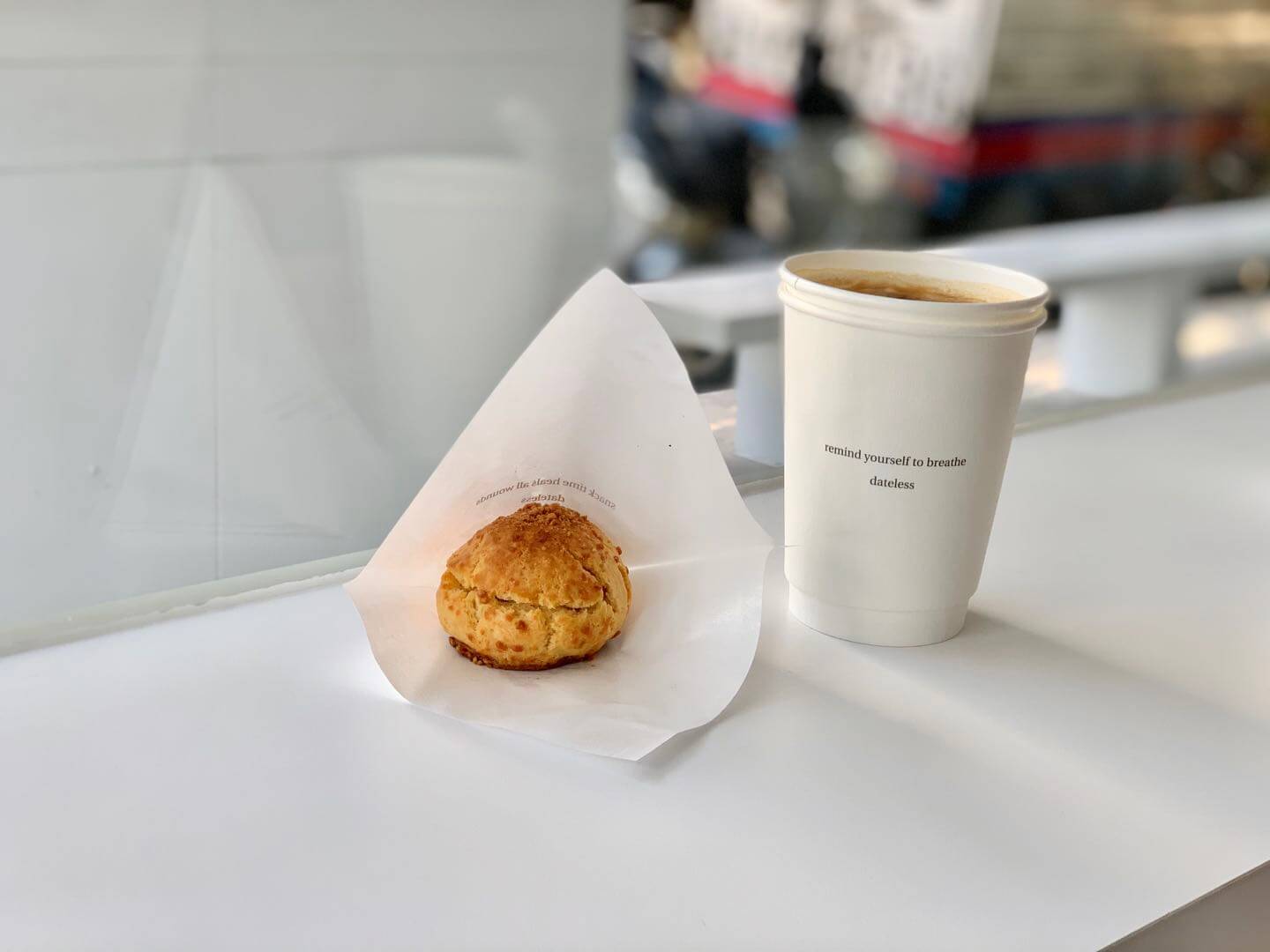 新北三重區 | Dateless coffee。純白簡約韓系網美咖啡廳 - 第14張圖 新北三重區 | Dateless coffee。純白簡約韓系網美咖啡廳