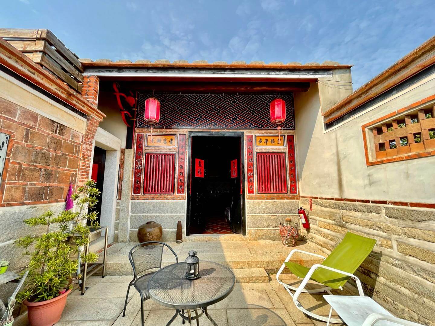 金門自助旅遊｜三天兩夜自由行懶人包！美食、住宿、行程、交通、景點推薦 住宿推薦 古厝 天井的月光