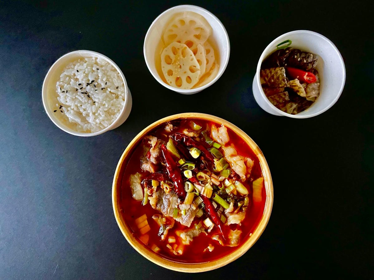 【外送美食】 UBER EATS 新北三重區 – 官小漁 酸菜魚