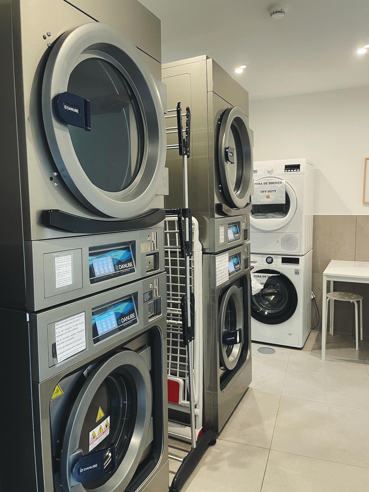 Lindo-apartamento-em-zona-central-Batalha-Porto-laundry
