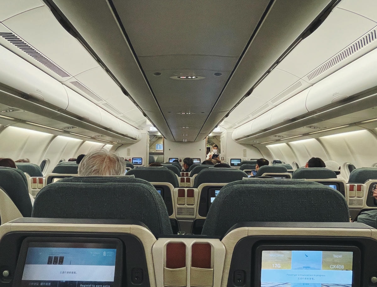 國泰航空-商務艙-A330-300香港-台北-搭乘經驗