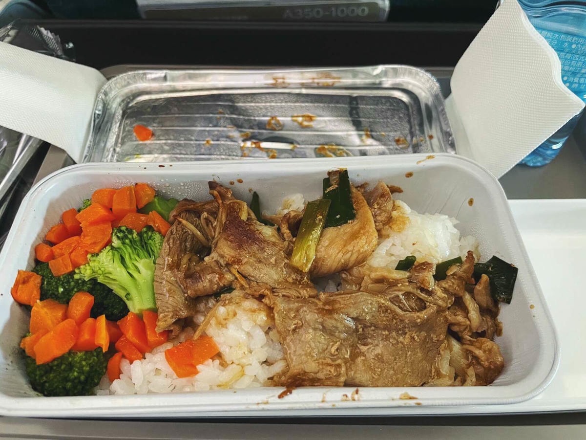 國泰航空-特選經濟艙-飛機餐-座位