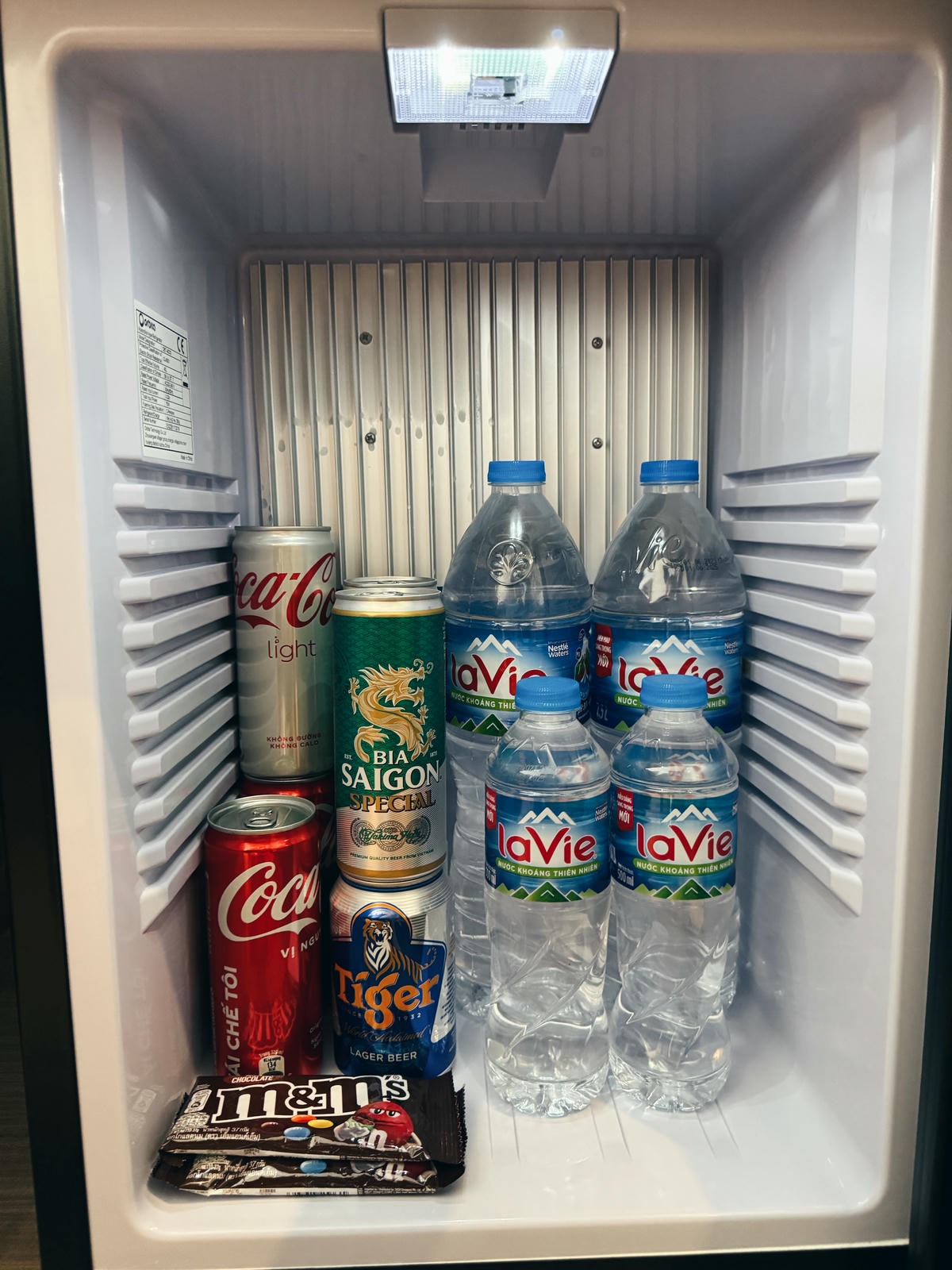 La-Siesta-Premium-Sai-Gon-mini-bar-胡志明自由行