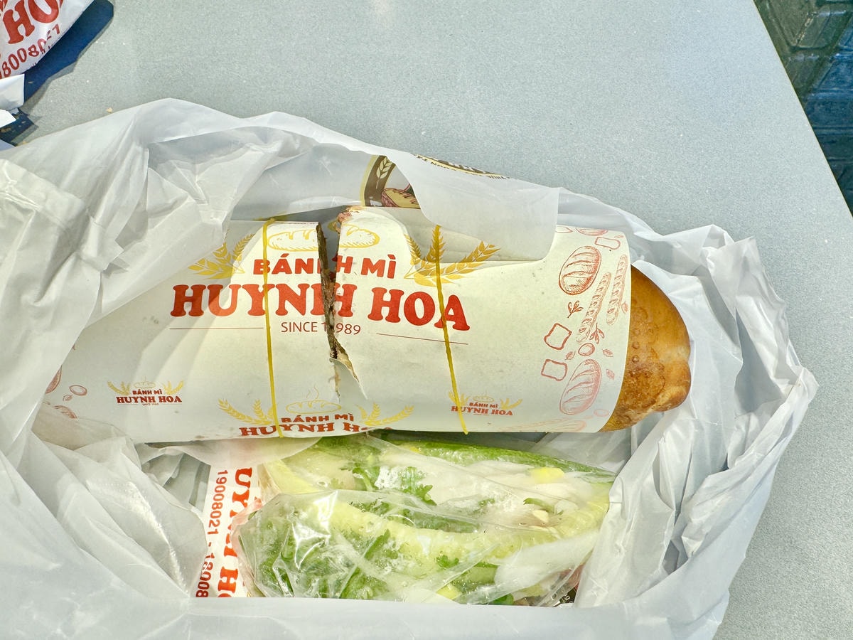 胡志明-版米推薦-Banh-Mi-Huynh-Hoa-胡志明-必吃粄米-dcard 法國麵包