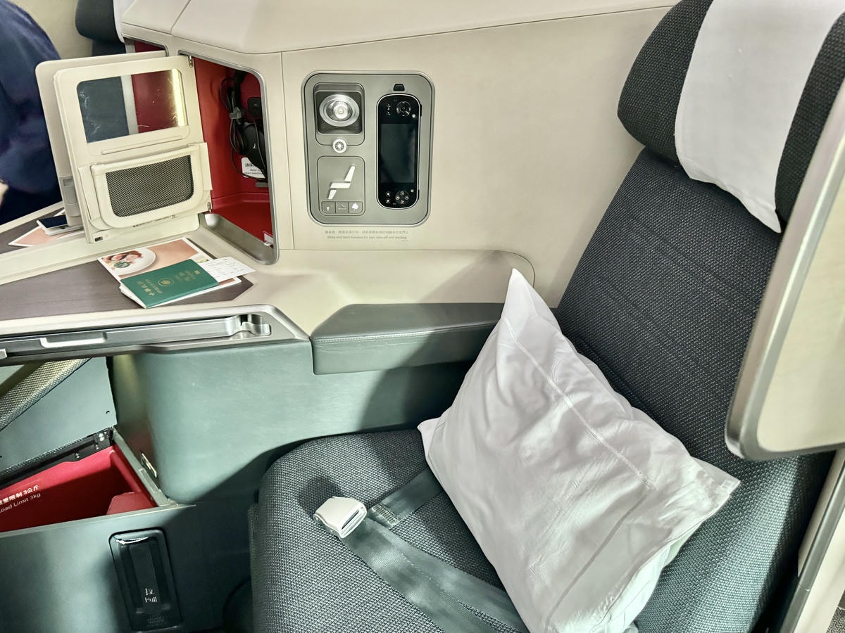 國泰a350-1000座位 cathay pacific 國泰航空商務艙 推薦座位