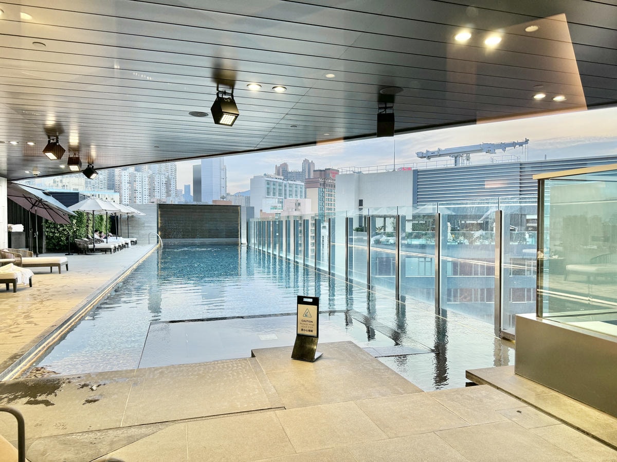 香港維港凱悅尚萃酒店 Hyatt Centric Victoria Harbour 香港寵物友善飯店 游泳池
