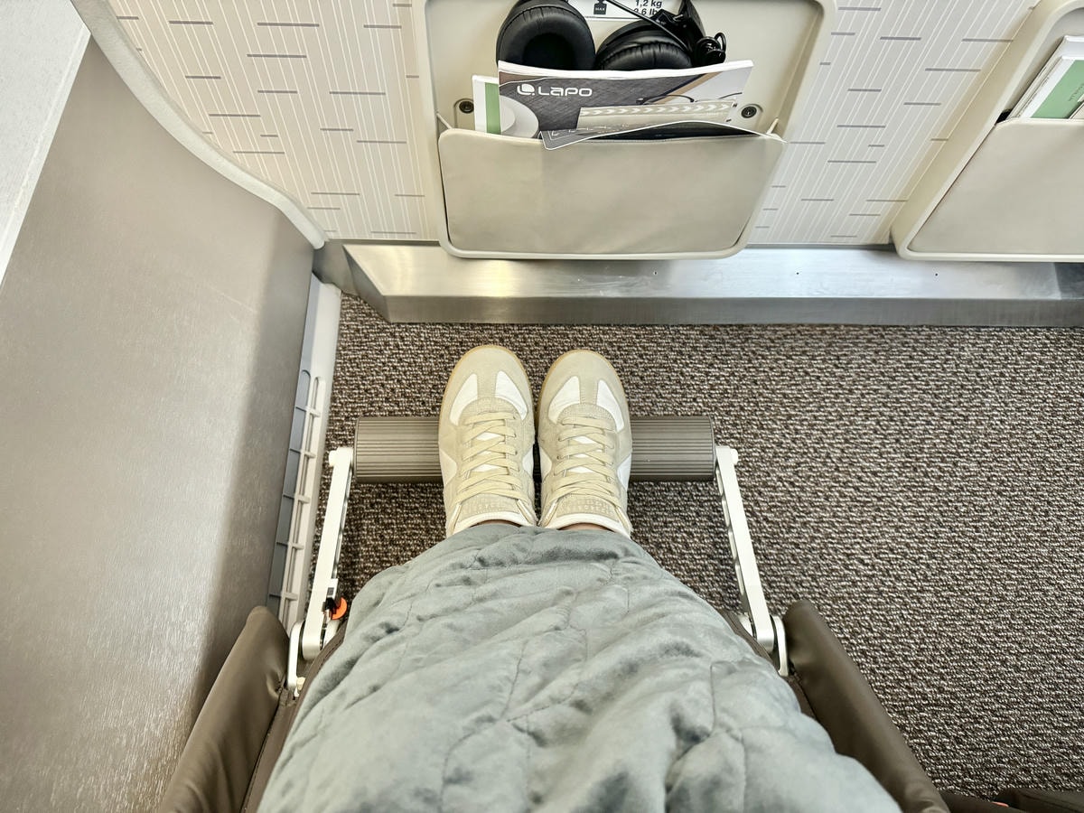 星宇航空豪華經濟艙|JX236 香港(HKG)-台北(TPE)A350-900飛行紀錄 - 第15張圖 豪華經濟艙 座位 選位 JX236 星宇航空 香港 starlux