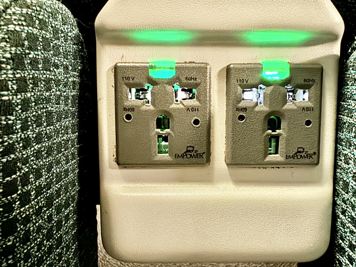 qatar airways QR817 QR815 comfort+