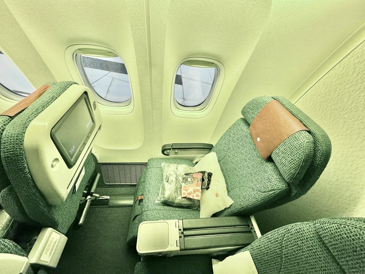 卡塔爾航空777 300er座位