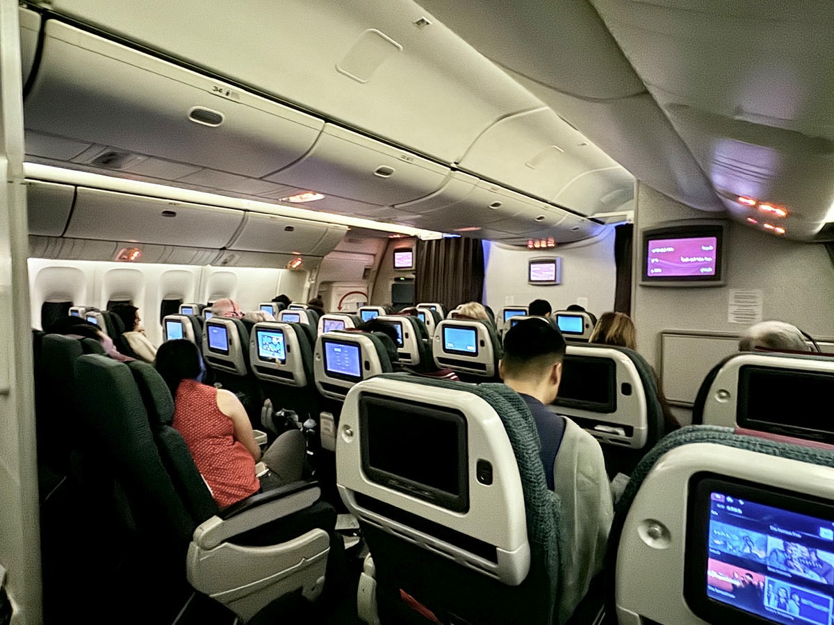 卡塔爾航空高級經濟艙 QR817 QR815 77W