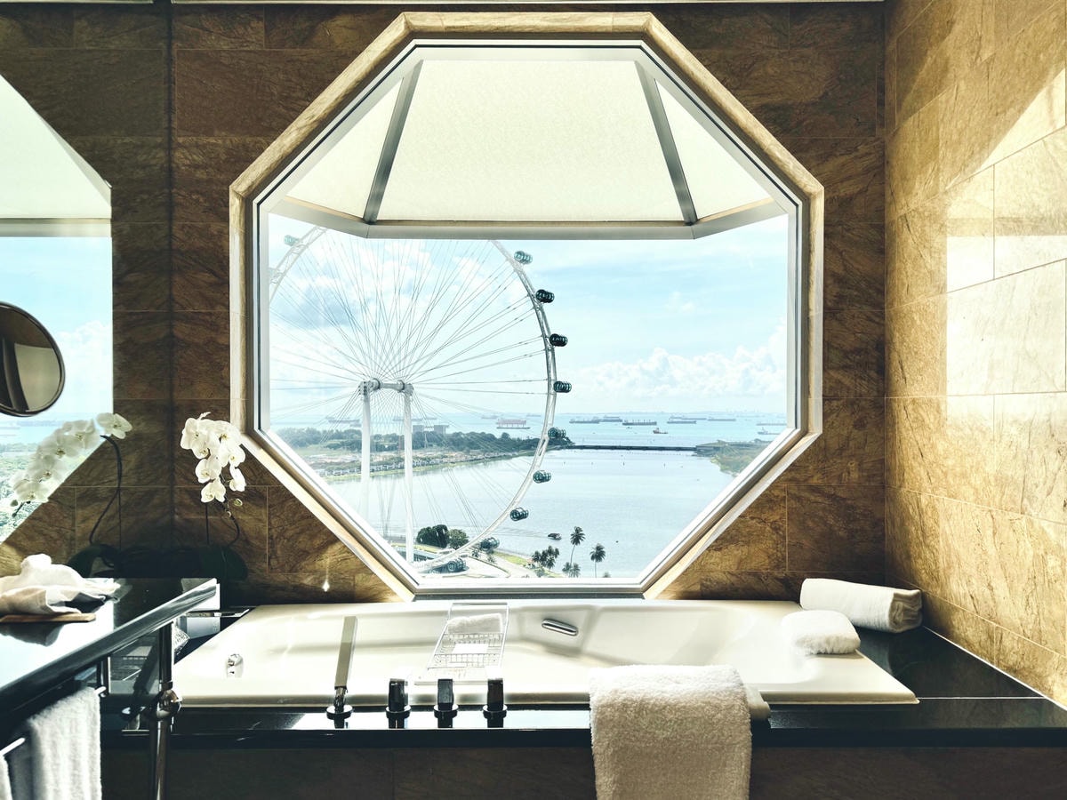 新加坡自由行|新加坡住宿推薦 – 麗思卡爾頓美年飯店 The Ritz-Carlton, Millenia Singapore - 第15張圖 The Ritz-Carlton, Millenia Singapore 景觀 夜景 推薦
