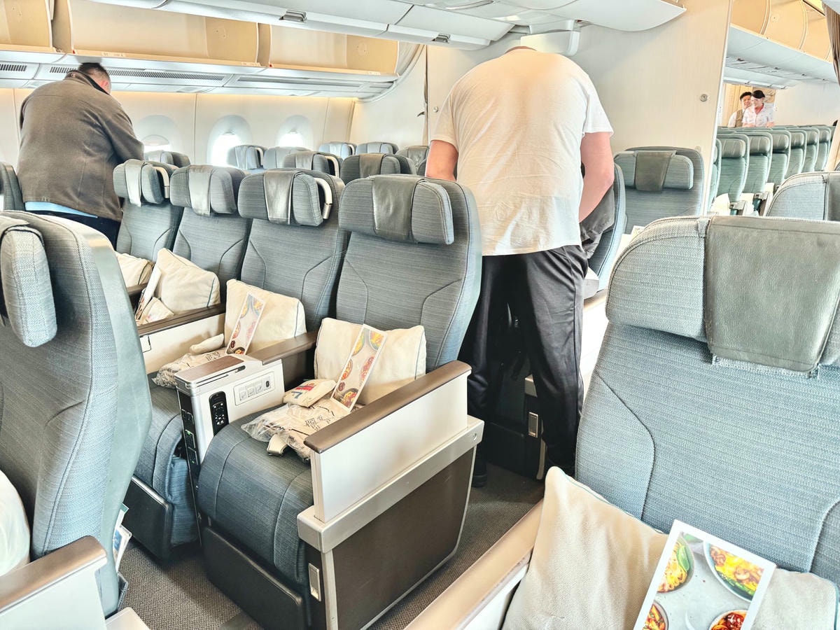 國泰航空特選經濟艙 CX270 AMS HKG
