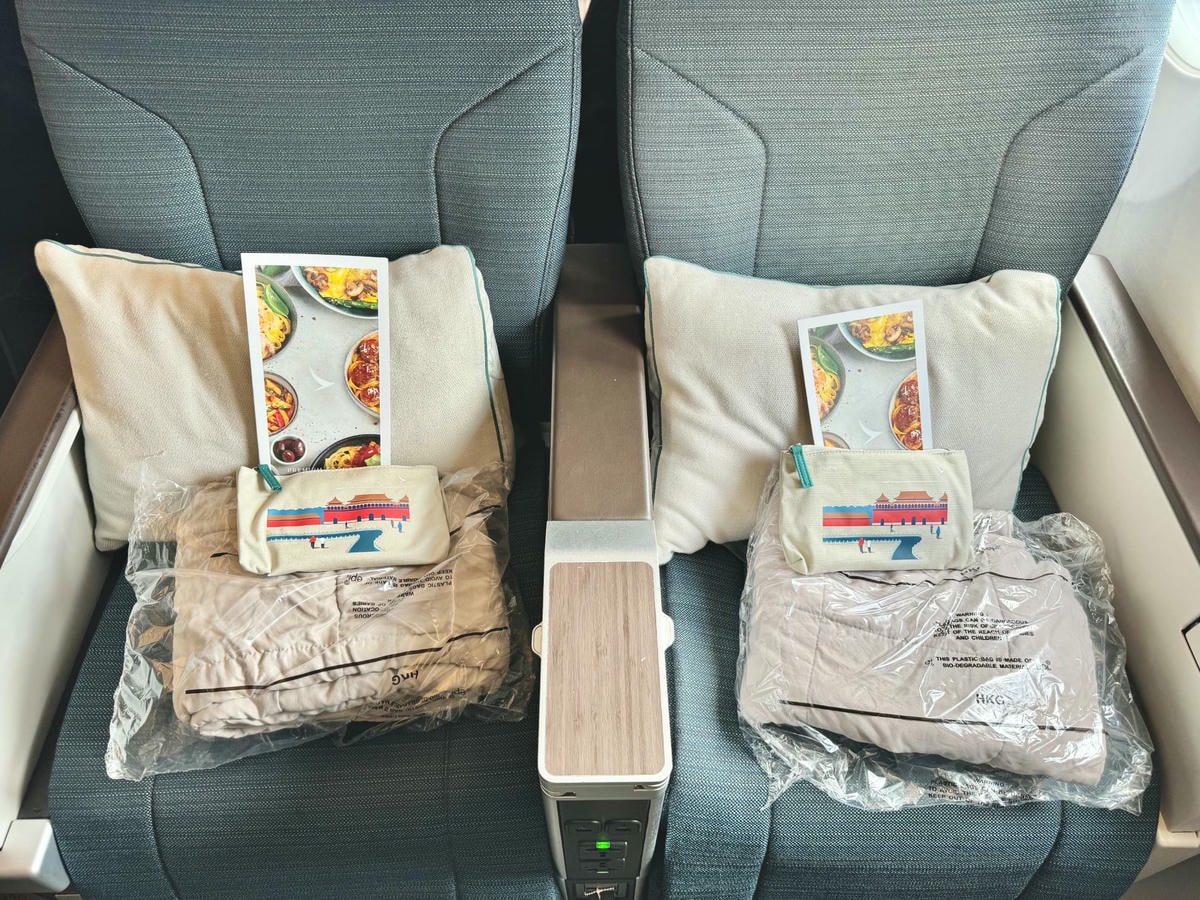 國泰航空特選經濟艙 CX270 pey 香港 阿姆斯特丹