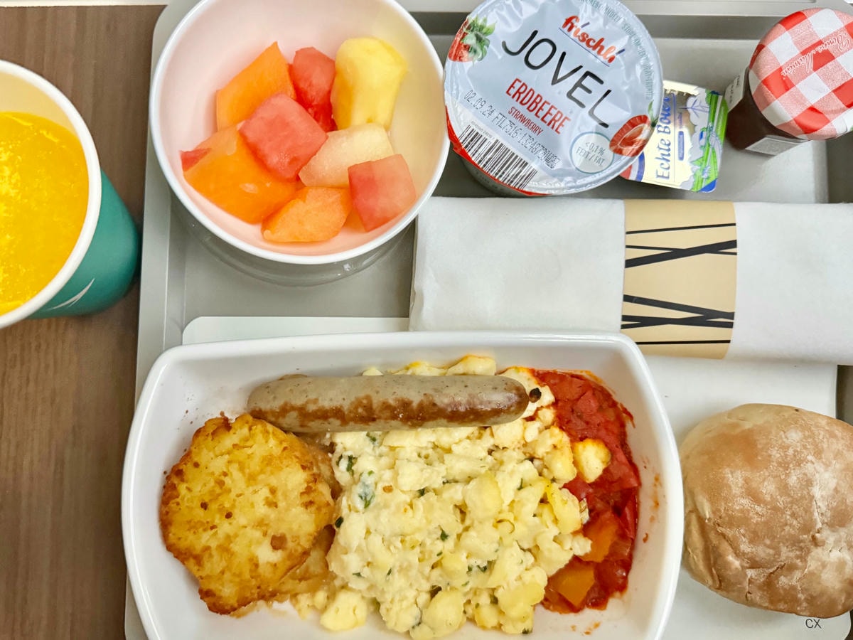 國泰航空特選經濟艙餐點 ptt 價錢 座位圖 香港 阿姆斯特丹 menu