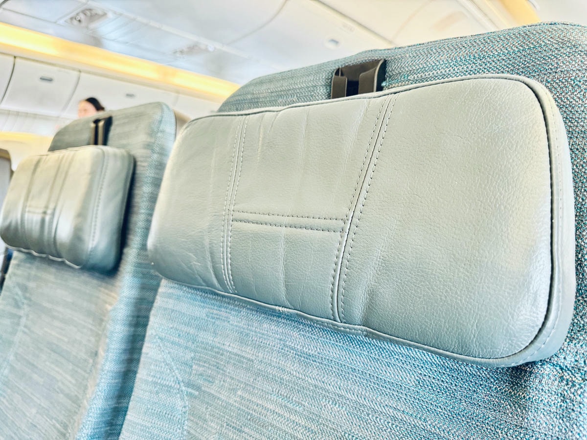 國泰航空經濟艙|CX450台北(TPE)-東京(NRT)波音777-300飛行紀錄 - 第4張圖 cx450心得 座位 機型 TPE NRT 台北東京
