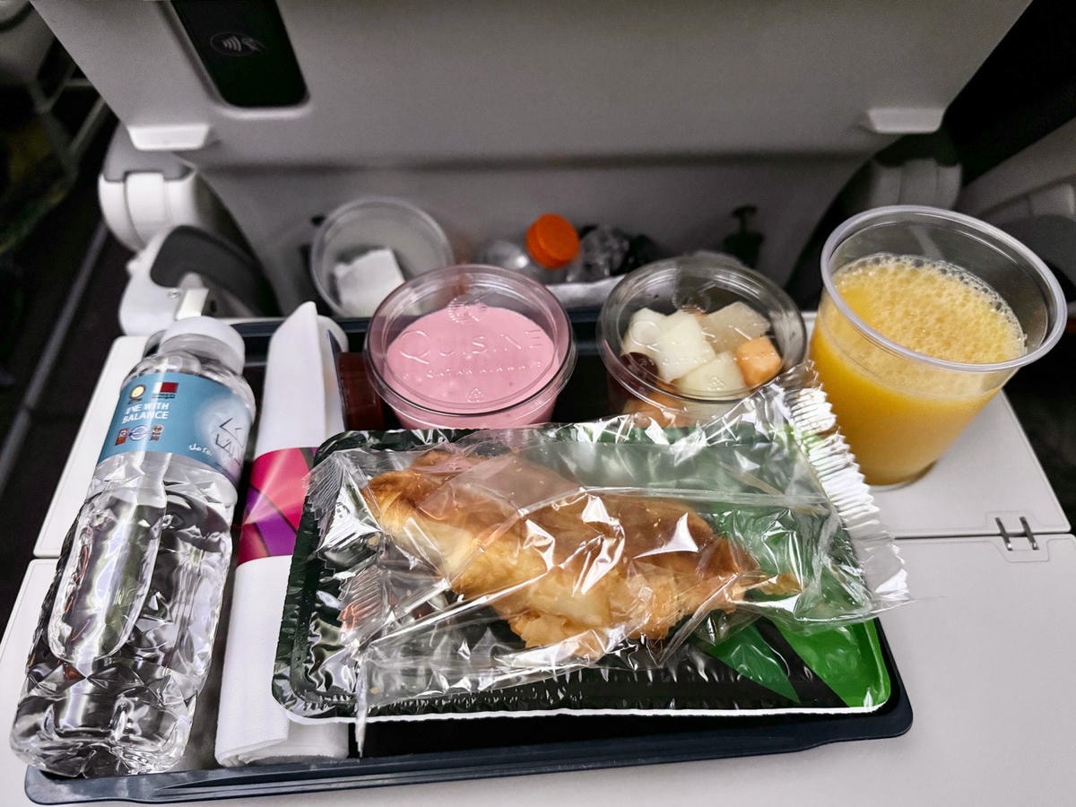 卡達航空經濟艙餐點 QR69