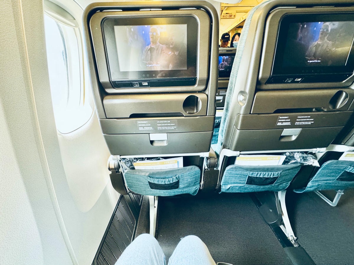 國泰航空經濟艙|CX450台北(TPE)-東京(NRT)波音777-300飛行紀錄 - 第8張圖 國泰cx450座位推薦 經濟艙 商務艙