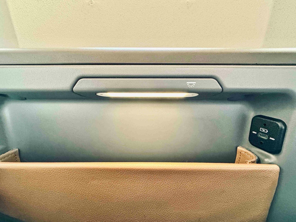 國泰航空特選經濟艙|CX250倫敦(LHR)-香港(HKG)波音777-300ER飛行紀錄 - 第13張圖 CX250 國泰爾雅商務艙航線 aria suite 希斯洛 香港 HKG
