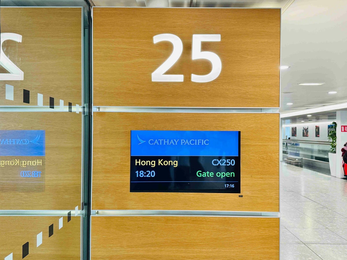 國泰航空特選經濟艙|CX250倫敦(LHR)-香港(HKG)波音777-300ER飛行紀錄 - 第4張圖 CX250 國泰爾雅商務艙航線 aria suite