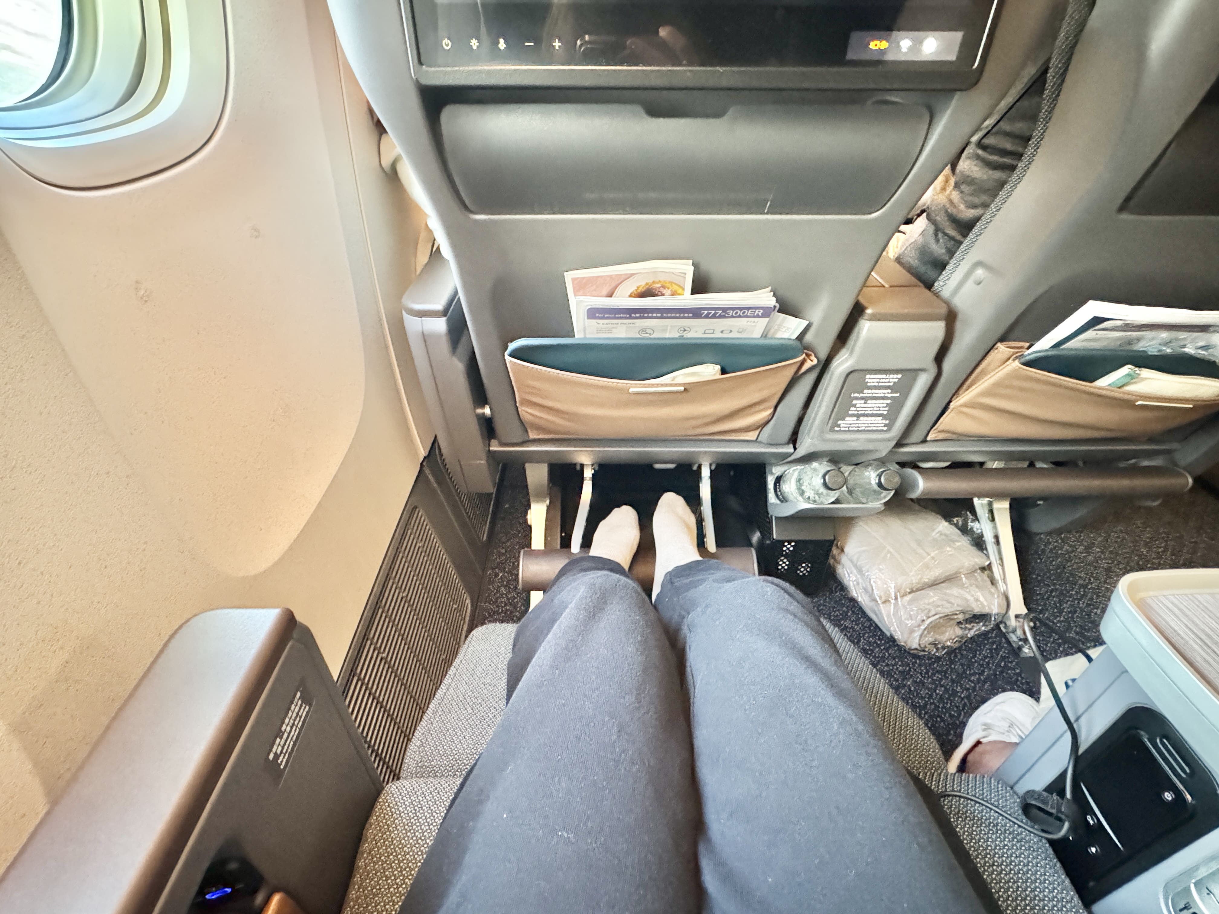 國泰航空特選經濟艙|CX250倫敦(LHR)-香港(HKG)波音777-300ER飛行紀錄 - 第12張圖