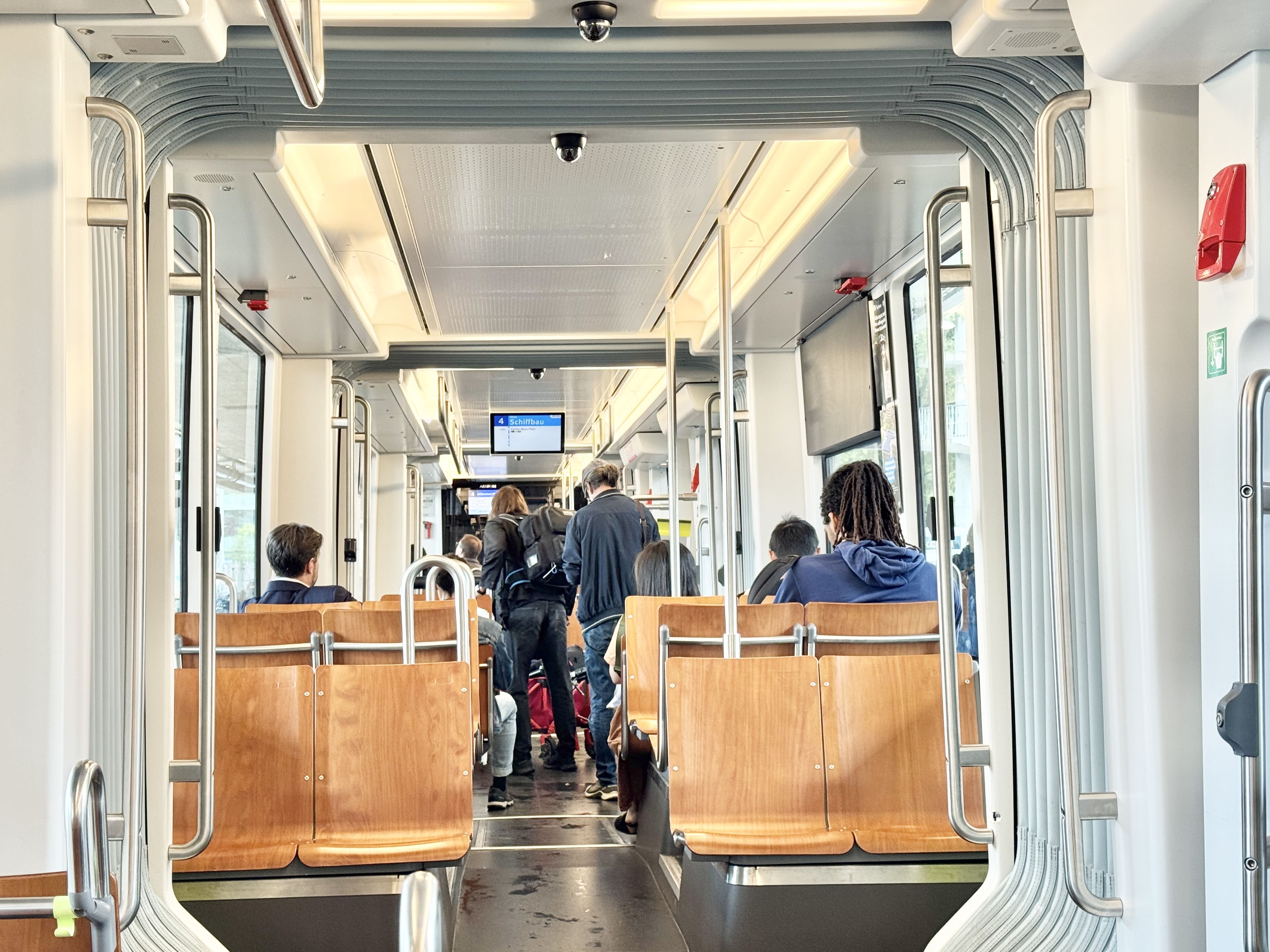 瑞士自由行|超詳細!蘇黎世市區交通全攻略!票價與票種、路面電車購票教學 - 第20張圖 蘇黎世交通票 電車路線圖 交通卡 電車買票