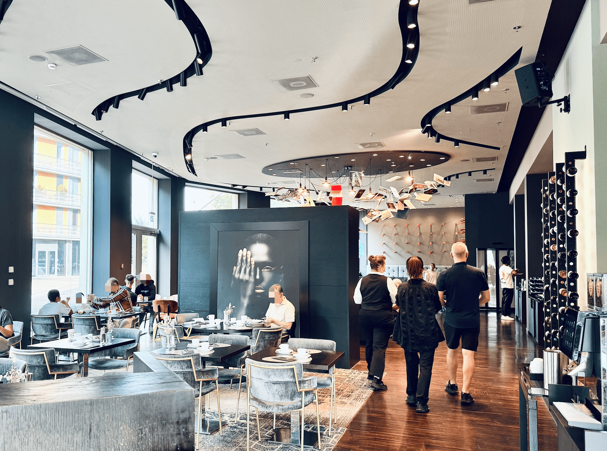 瑞士自由行|蘇黎世住宿推薦──蘇黎世大廈萬麗酒店 (Renaissance Zurich Tower Hotel) - 第16張圖 蘇黎世住宿地點推薦
