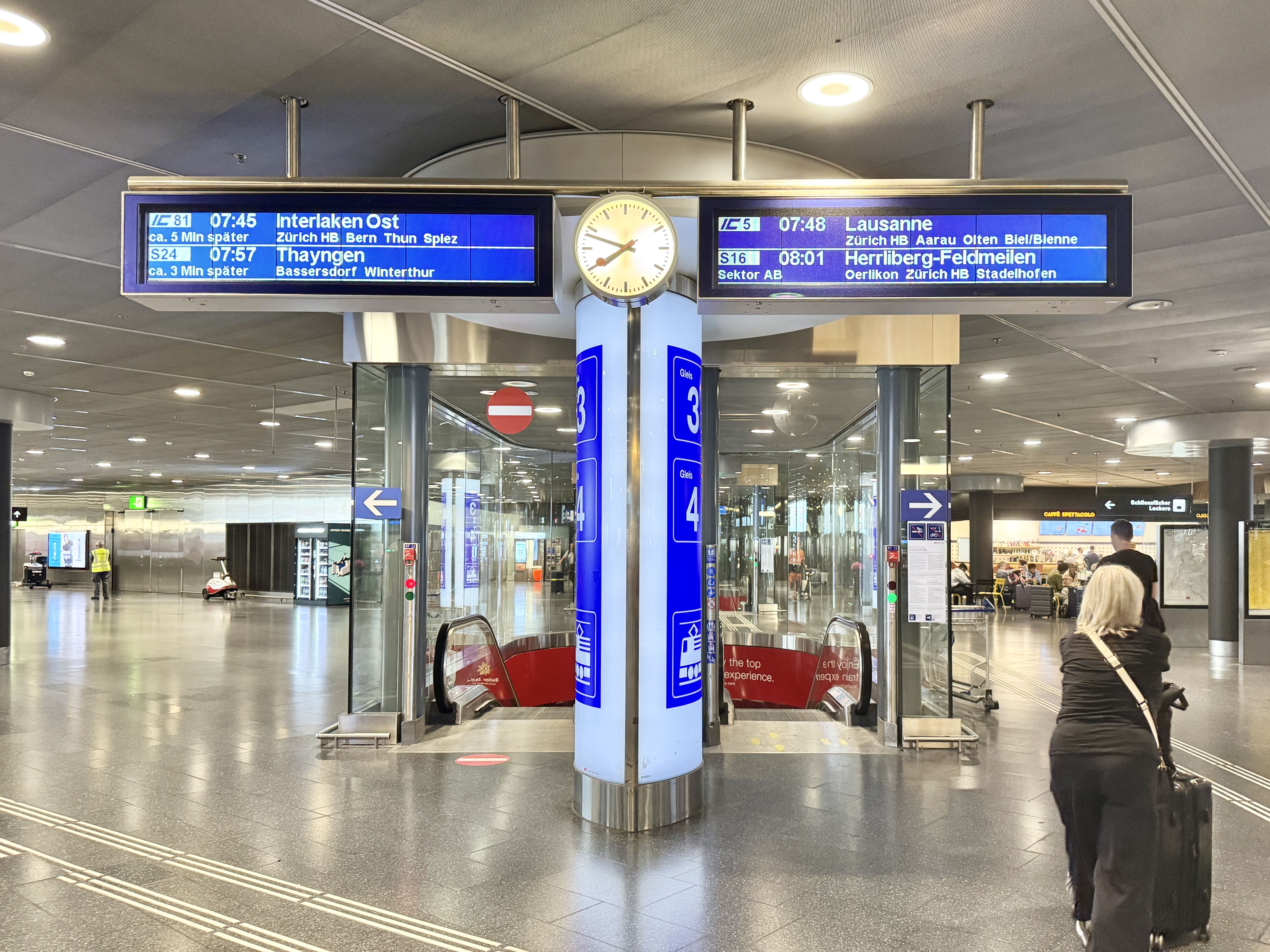 瑞士自由行|手把手教學!蘇黎世機場至市區交通方式、火車購票教學、搭乘心得 - 第15張圖 蘇黎世機場火車怎麼搭 位置