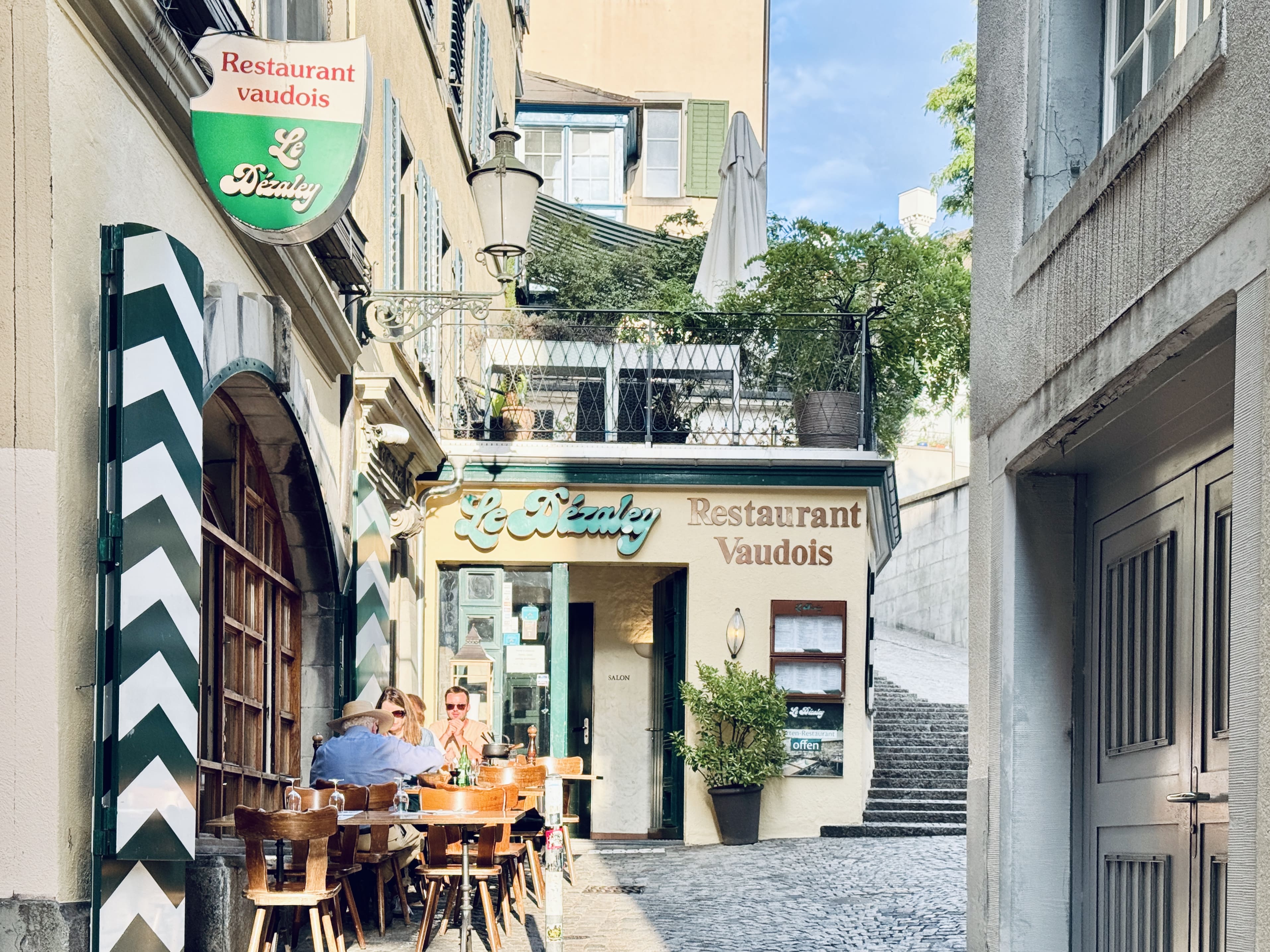 蘇黎世起司火鍋推薦 Restaurant Le Dézaley Zürich