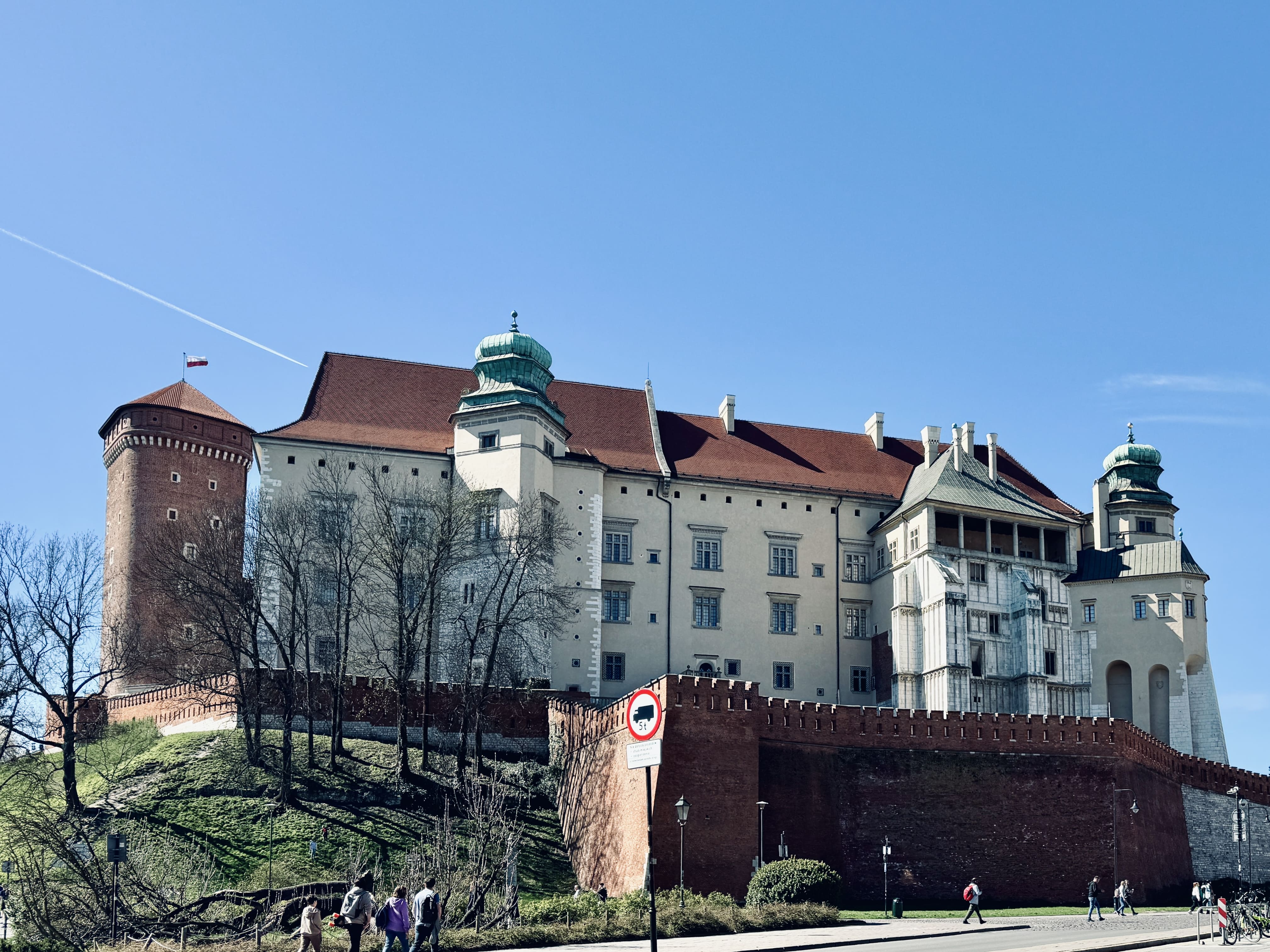 波蘭自由行|克拉科夫景點地圖——四天三夜探索舊城、卡齊米日區與近郊遺跡 - 第12張圖 克拉科夫景點 四天三夜 瓦維爾城堡