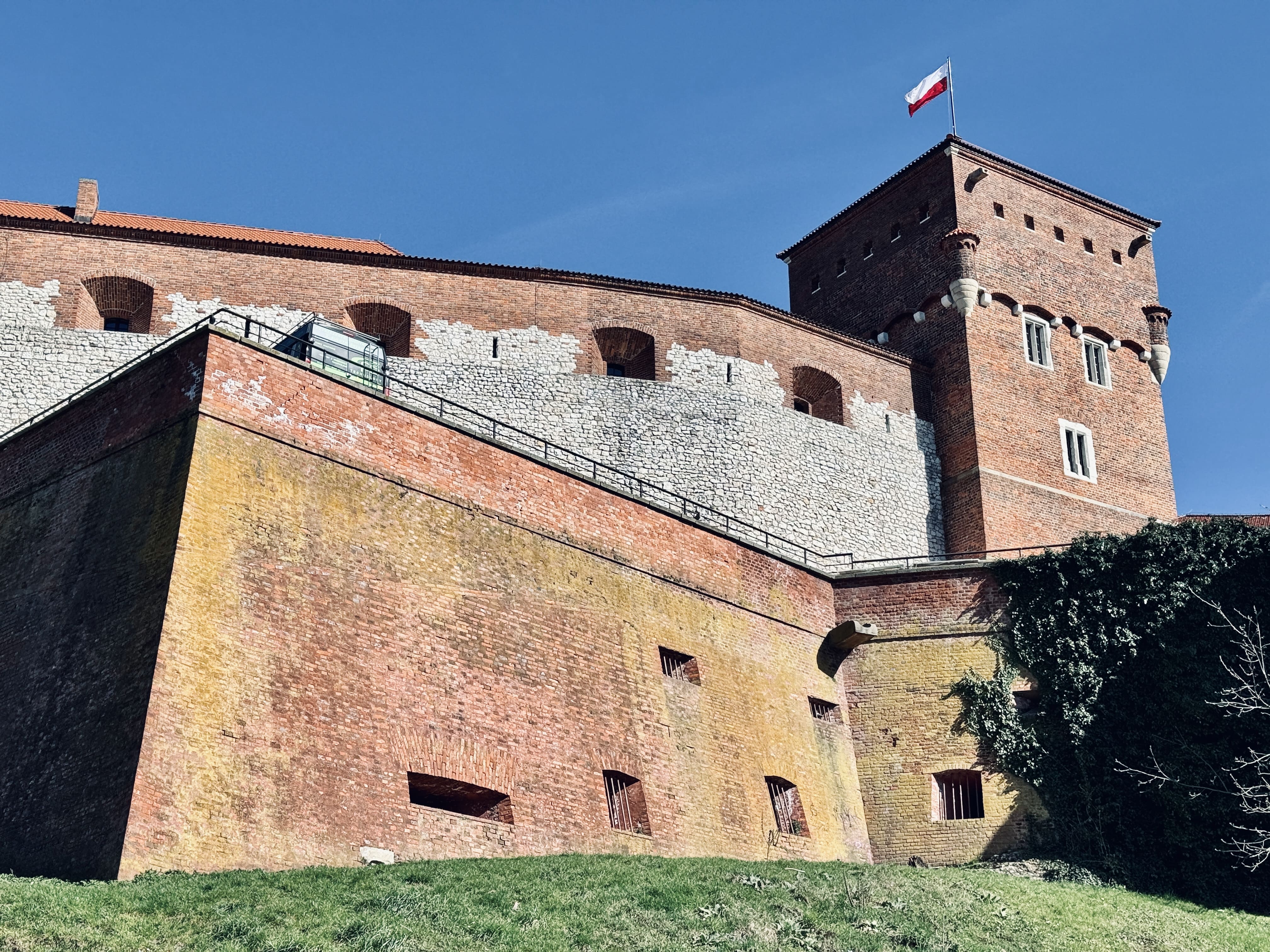 波蘭自由行|克拉科夫景點地圖——四天三夜探索舊城、卡齊米日區與近郊遺跡 - 第13張圖 瓦維爾城堡 克拉科夫景點 四天三夜