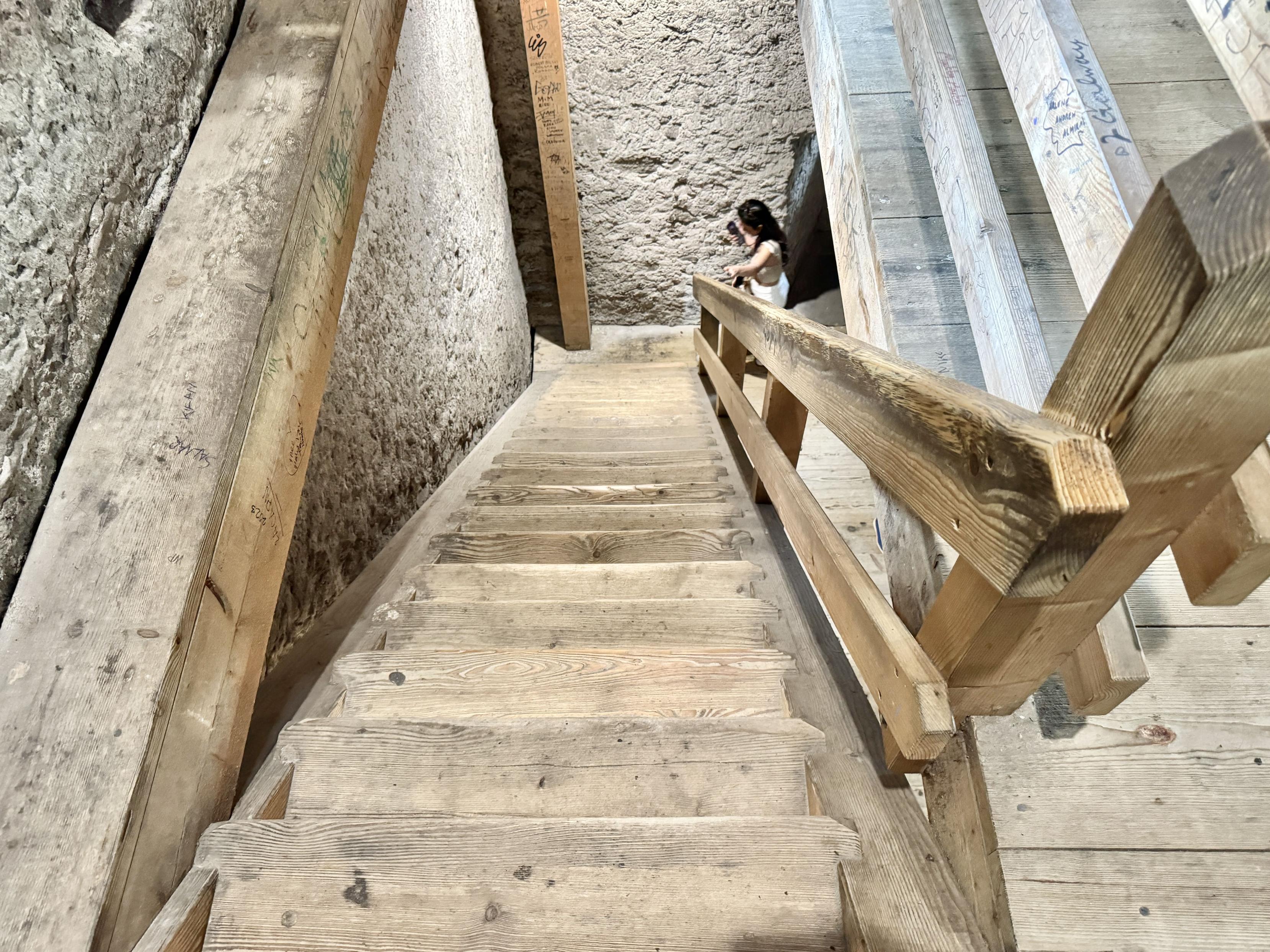 琉森一日遊|置身人間仙境,流連於舊城景點與湖畔風光 - 第14張圖 穆塞格城牆 Museggmauer 琉森一日遊