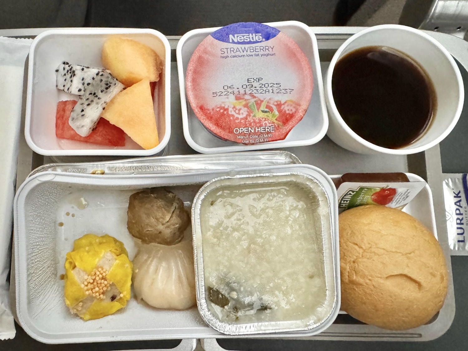 國泰航空 香港 蘇黎世 機型 經濟艙 商務艙 cx383 飛機餐