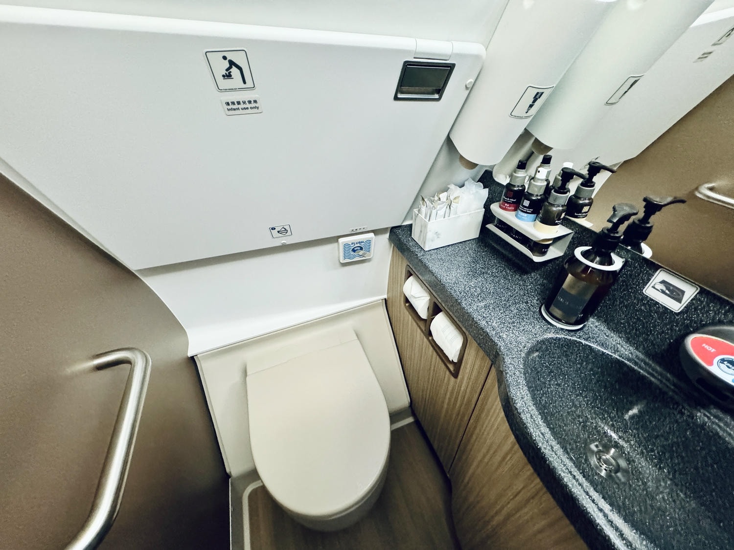 星宇航空商務艙 JX716 河內台北 機型 座位