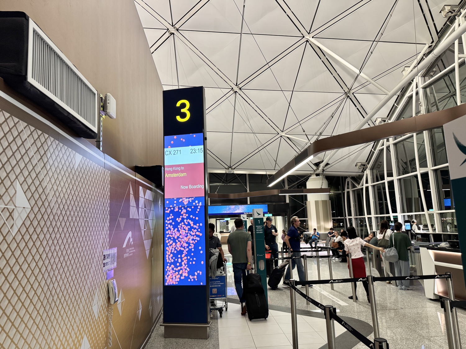國泰航空特選經濟艙|CX271香港(HKG)-阿姆斯特丹(AMS) A350-1000 飛行紀錄 - 第2張圖 國泰航空特選經濟艙 CX271 pey 香港 阿姆斯特丹